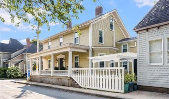 17 Old Beach Rd, Newport, RI 02840