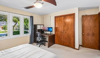 815 S Salem Ave, Arlington Heights, IL 60005