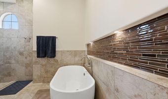 525 W HARMONY Pl, Chandler, AZ 85248