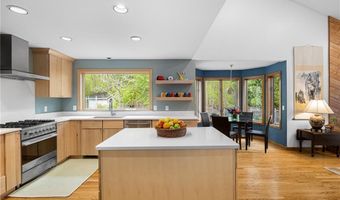 38 River Run, East Greenwich, RI 02818