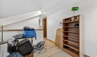 15 Hazen St, Chester, CT 06412