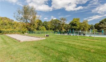40 Web Ave 18, North Kingstown, RI 02852