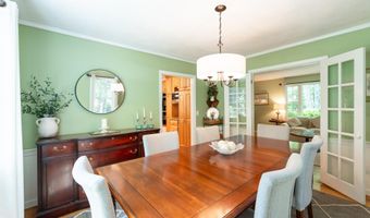 28 Woodland Dr, Amherst, NH 03031