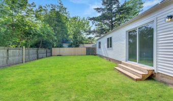 5 Mast Dr, Barnegat, NJ 08005
