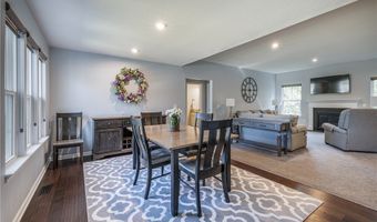 820 Sunrise Cir, Aurora, OH 44202