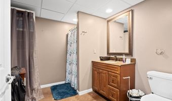 15811 Jedberg Ln, Ballwin, MO 63021