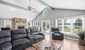 1280 Surfside Cir, Aurora, OH 44202