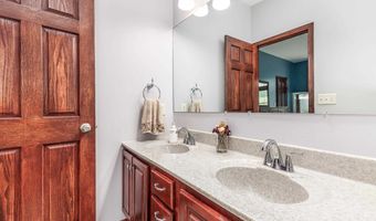 3302 Brook Holw, Asbury, IA 52002
