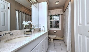 932 Amity Rd, Bethany, CT 06524