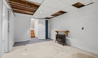 36 Wentworth St, North Providence, RI 02904