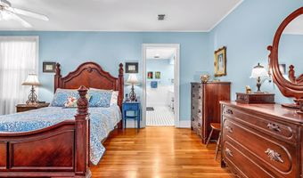 9 11th St, Apalachicola, FL 32320