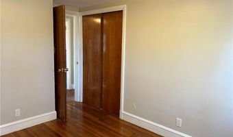 4 Walker St, Lincoln, RI 02865