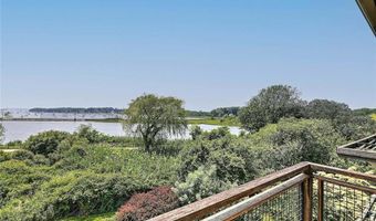 25 Fort Hill Rd, Bristol, RI 02809