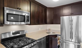 2016 N ADAMS St 508, Arlington, VA 22201