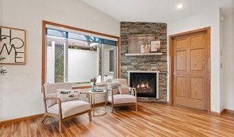 315 Fairgrounds Rd 104, Alexandria, MN 56308