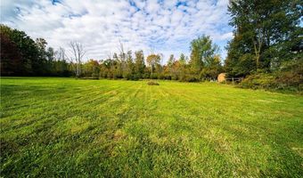 19070 Haskins Rd, Chagrin Falls, OH 44023