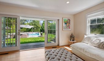 106 Meeting House Ln, Amagansett, NY 11930