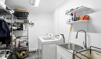 6622 Lakeway Dr, Anchorage, AK 99502