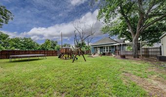 200 S Crane St, Alvord, TX 76225