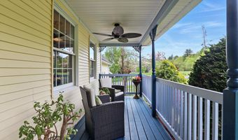 55 Robinson Ln, Barrington, NH 03825
