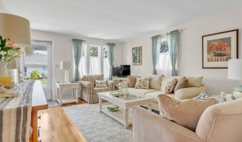 3 Garden St, Branford, CT 06405