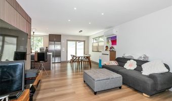 65 Oak Ridge Ln, Albertson, NY 11507