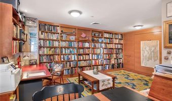345 Thames St 407 N, Bristol, RI 02809