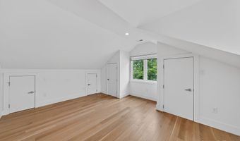 34 Howard Ave, Branford, CT 06405