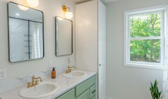 927 75th St, Amery, WI 54001