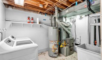 316 Seaman Ave, Beachwood, NJ 08722