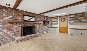 876 S Brooksvale Rd, Cheshire, CT 06410