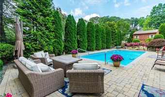 9 Wilshire Ln, Cranston, RI 02921