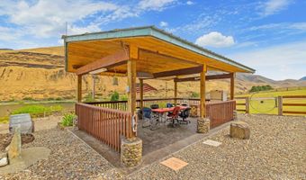 31018 Snake River Rd, Asotin, WA 99402