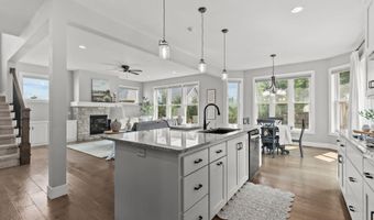 5644 N SUMMERLAND Dr, Appleton, WI 54913