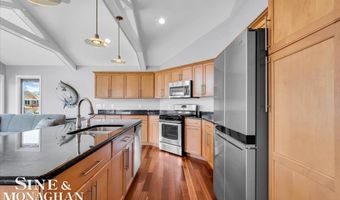 113 Roselawn St, Algonac, MI 48001
