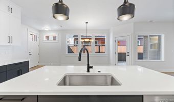 18 Ogden St, Cascade, ID 83611