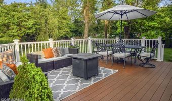 725 Province Line Rd, Allentown, NJ 08501