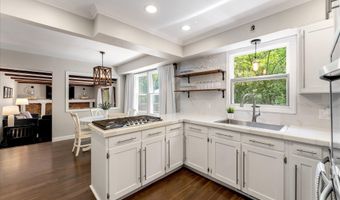 486 Edgeworthe Dr SE, Ada, MI 49301