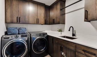 967 S 66TH Pl, Springfield, OR 97478