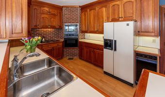 18 Greenway Ct, Bar Harbor, ME 04609