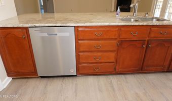 867 Westgate Dr, Alcoa, TN 37701
