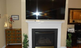 4 Hidden Lake Cir, Barnegat, NJ 08005