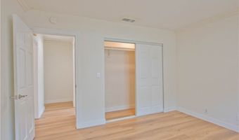 18063 Burbank Blvd, Encino, CA 91316