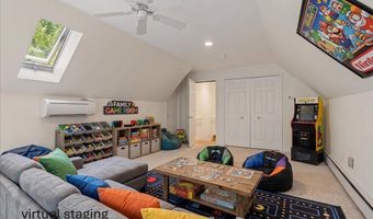 51 Dockside Ln, Belfast, ME 04915