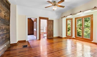 32 Delano Rd, Asheville, NC 28805