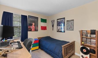 2376 Hiddengarden Ct, Ballwin, MO 63021