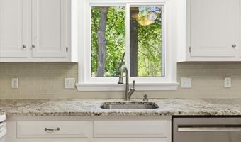 27 Kennel Hill Dr, Beverly, MA 01915