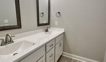 827 Fairway Rd, Ayden, NC 28513