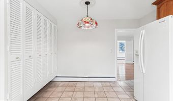 5813 MIDHILL St, Bethesda, MD 20817