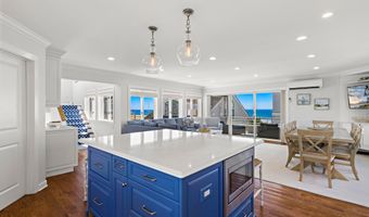 10 11TH St, Beach Haven, NJ 08008
